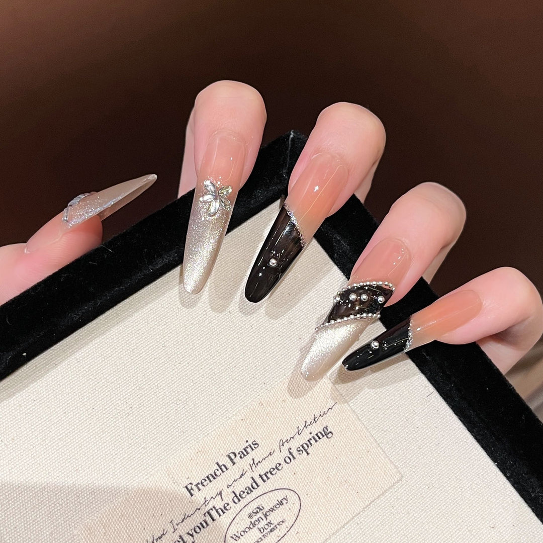 Elegante Stiletto Press-On Nagelverlängerungen Karnz