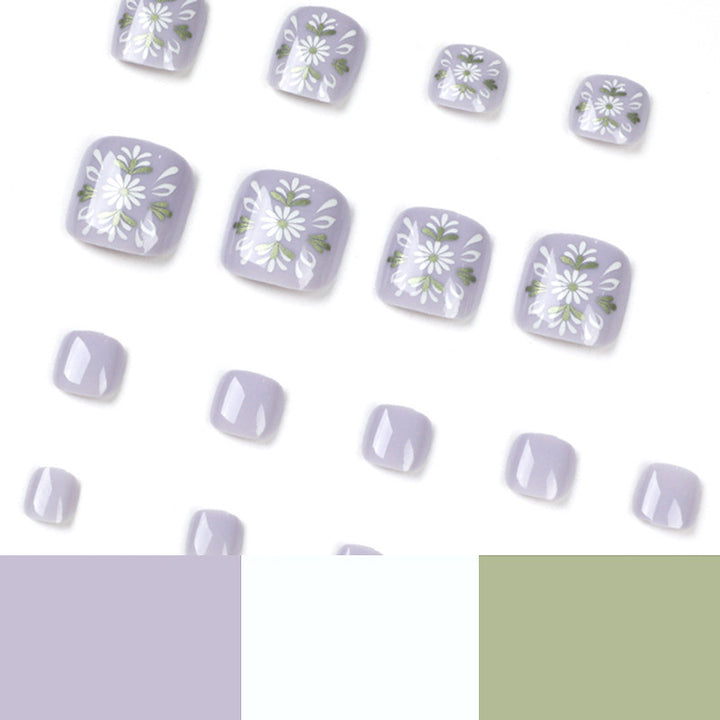 Kunstvolle Fußnagelgestaltung mit elegantem floralem Design Karnz