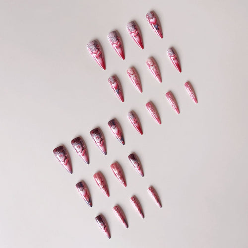Kunstnagelset mit romantischen 3D-Herz-Designs und luxuriösen Verzierungen Karnz