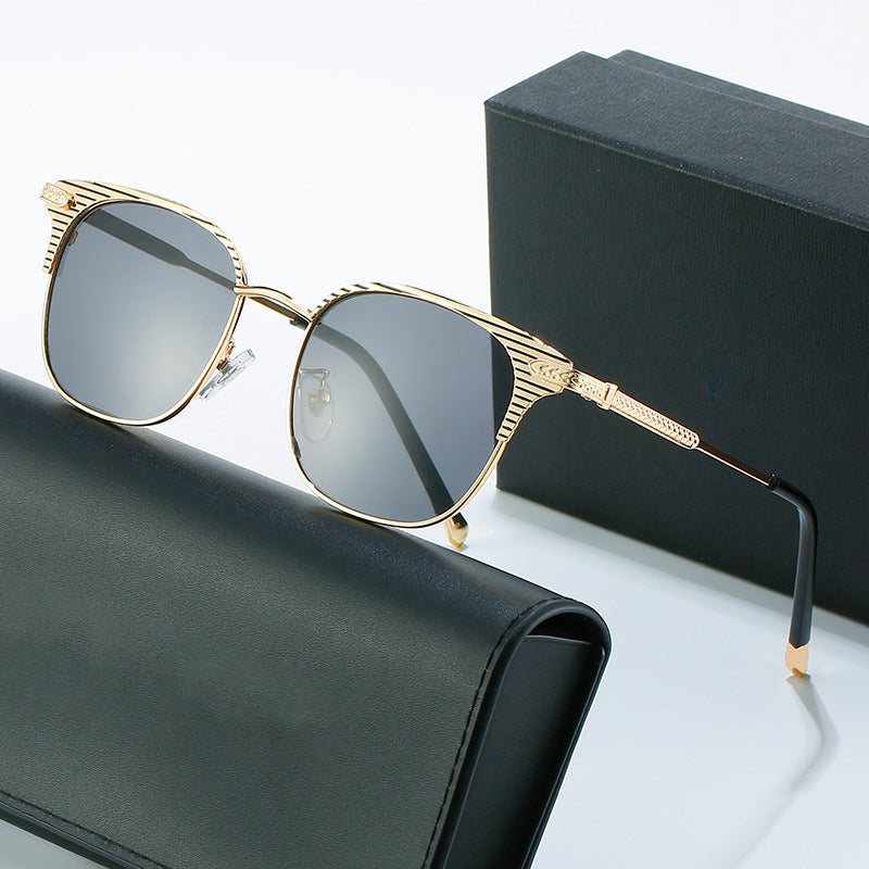 Damen Designer-Sonnenbrille mit luxuriösem Rahmen und verspiegelten Gläsern Karnz