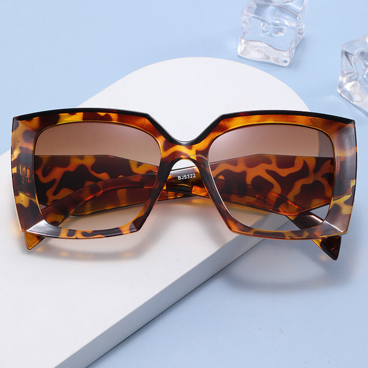 Damen Extravagante Oversized-Sonnenbrille im modernen Design Karnz