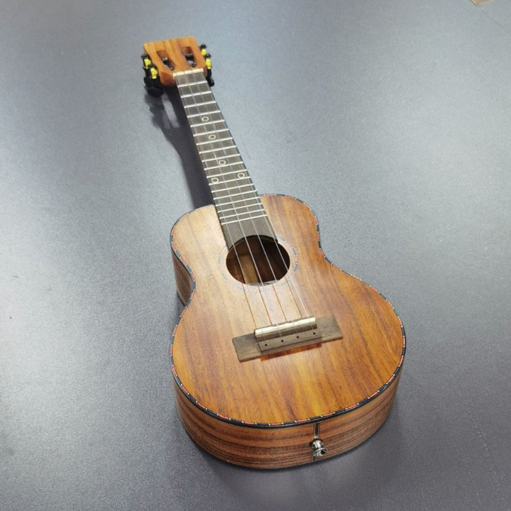 Professionelle Massivholzuqala-Ukulele Karnz