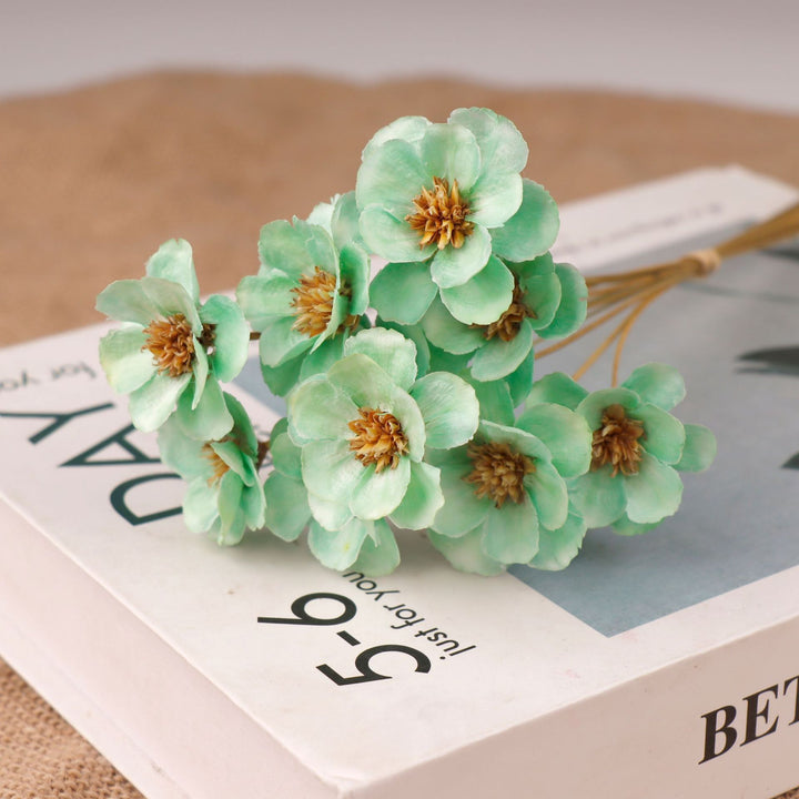 Dekorativer getrockneter Blumenstrauß