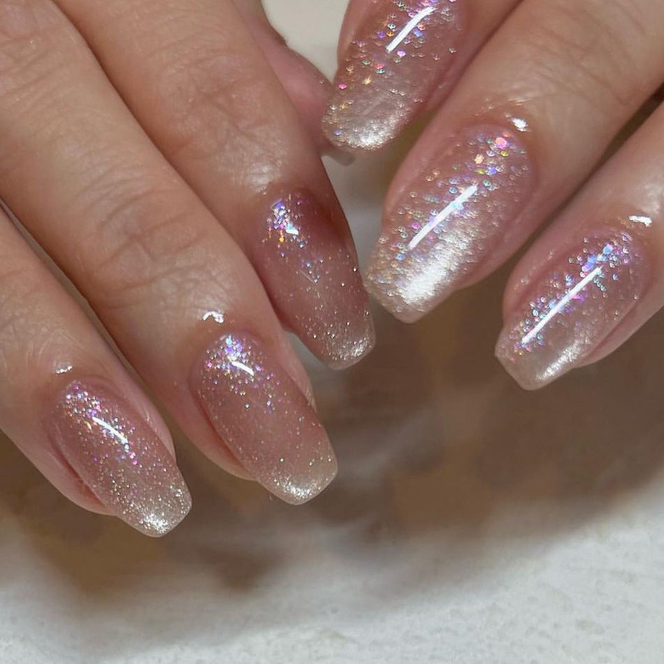 Glamouröse Kunstnägel mit Glitzer und Ombre-Design Karnz