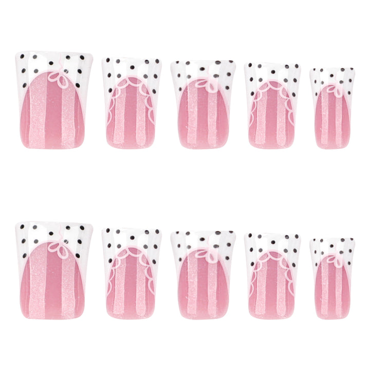 Künstliche Nagelverlängerungen mit elegantem Spitzen-Design Karnz