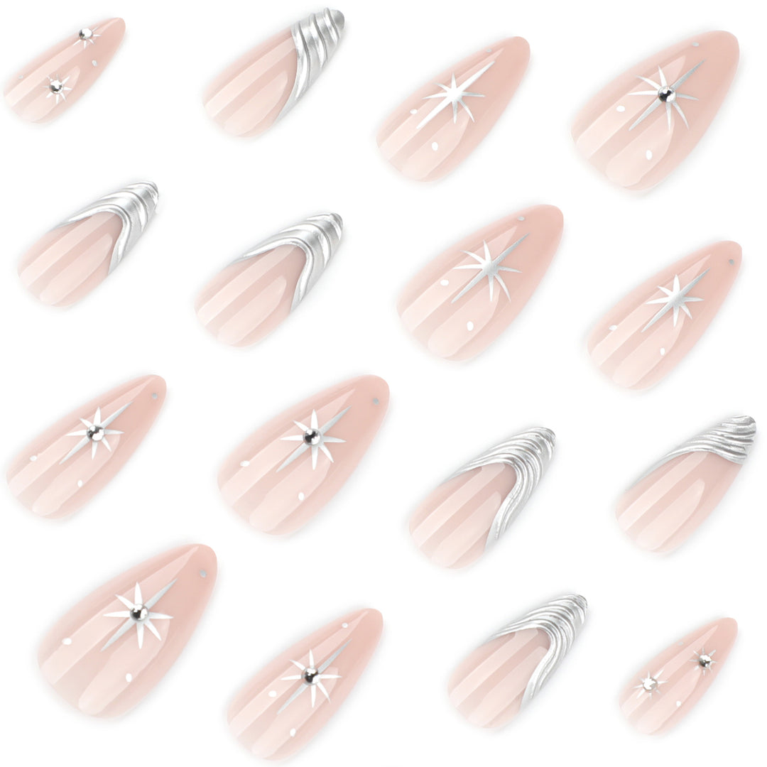 Kunstvolle Nagelverlängerungen mit filigranen Designs Karnz