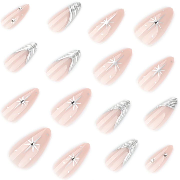 Kunstvolle Nagelverlängerungen mit filigranen Designs Karnz