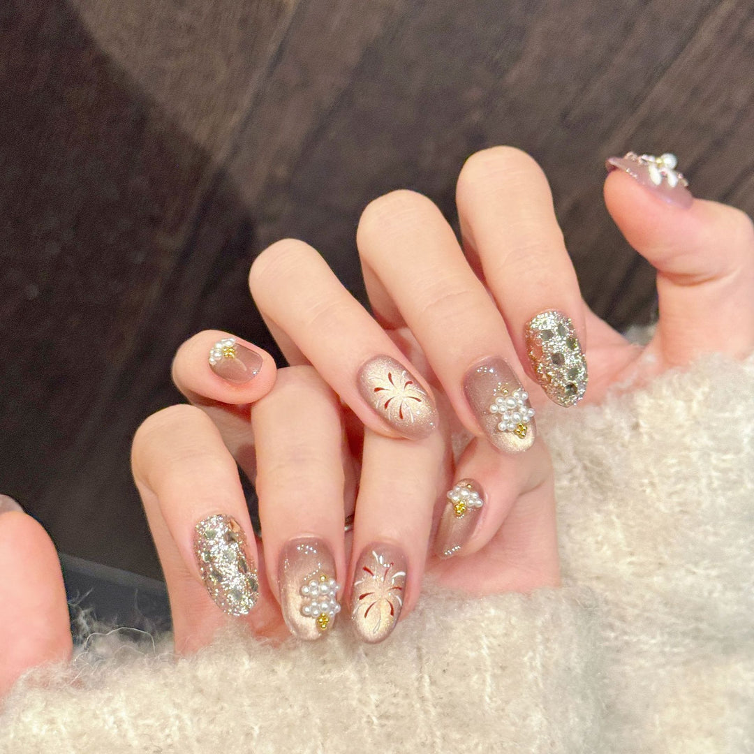 Künstlerisches Press-On Nagelkunst-Set mit 3D-Blumenakzenten
