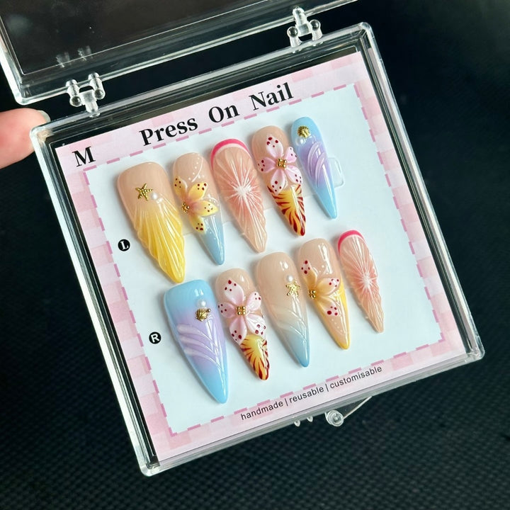 Dekoratives Handgefertigtes Press-On Nagelkunstset mit von Strand inspirierten Designs