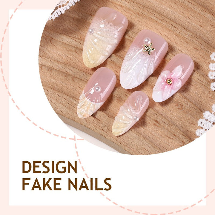 Kunstnagelset mit floralem und luxuriösem Design Karnz