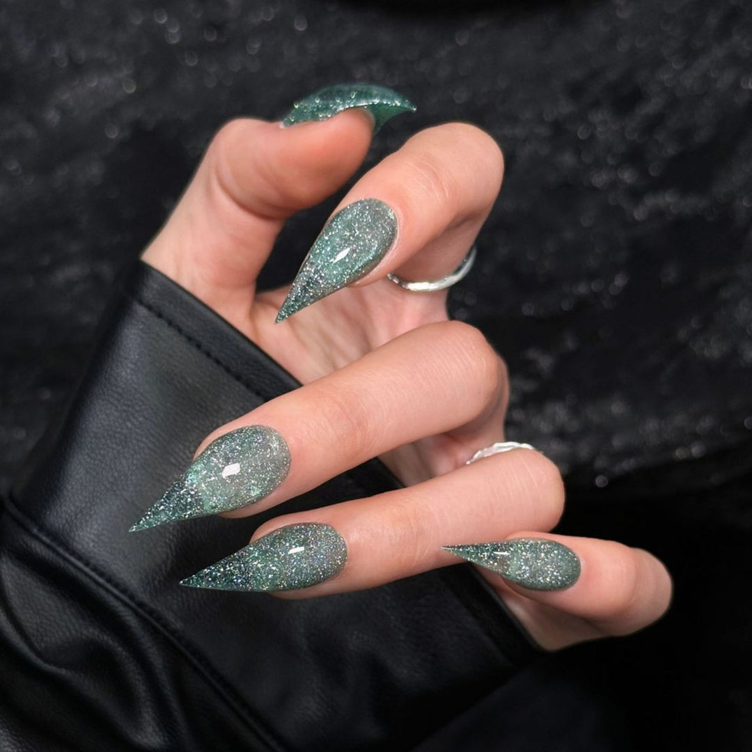 Stiletto Press-On Nagelverstärkungen mit Edelsteinakzenten