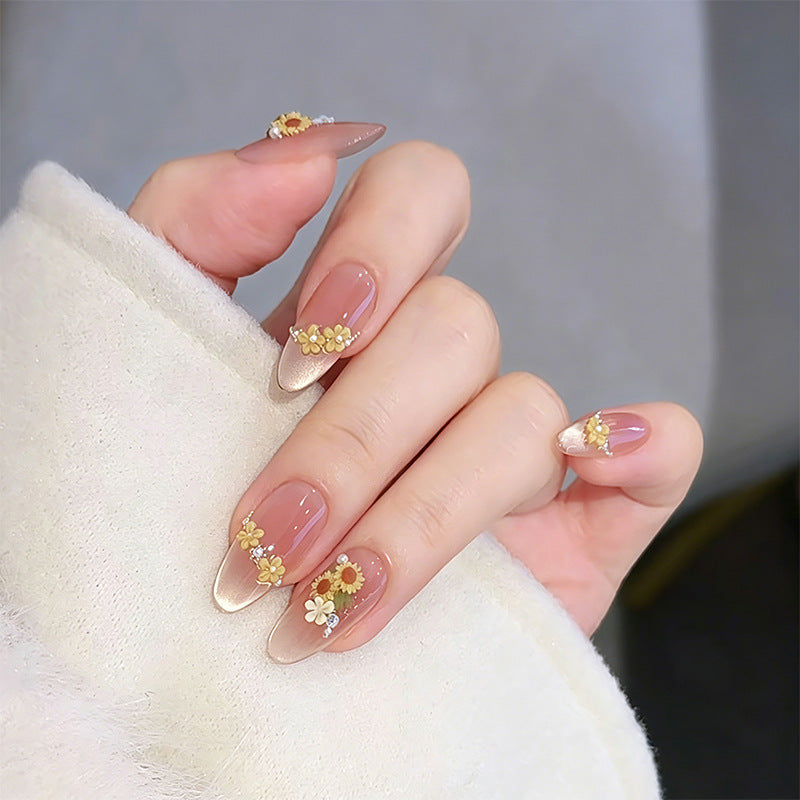 Kunstnagelset mit eleganten Glitzer-Akzenten Karnz