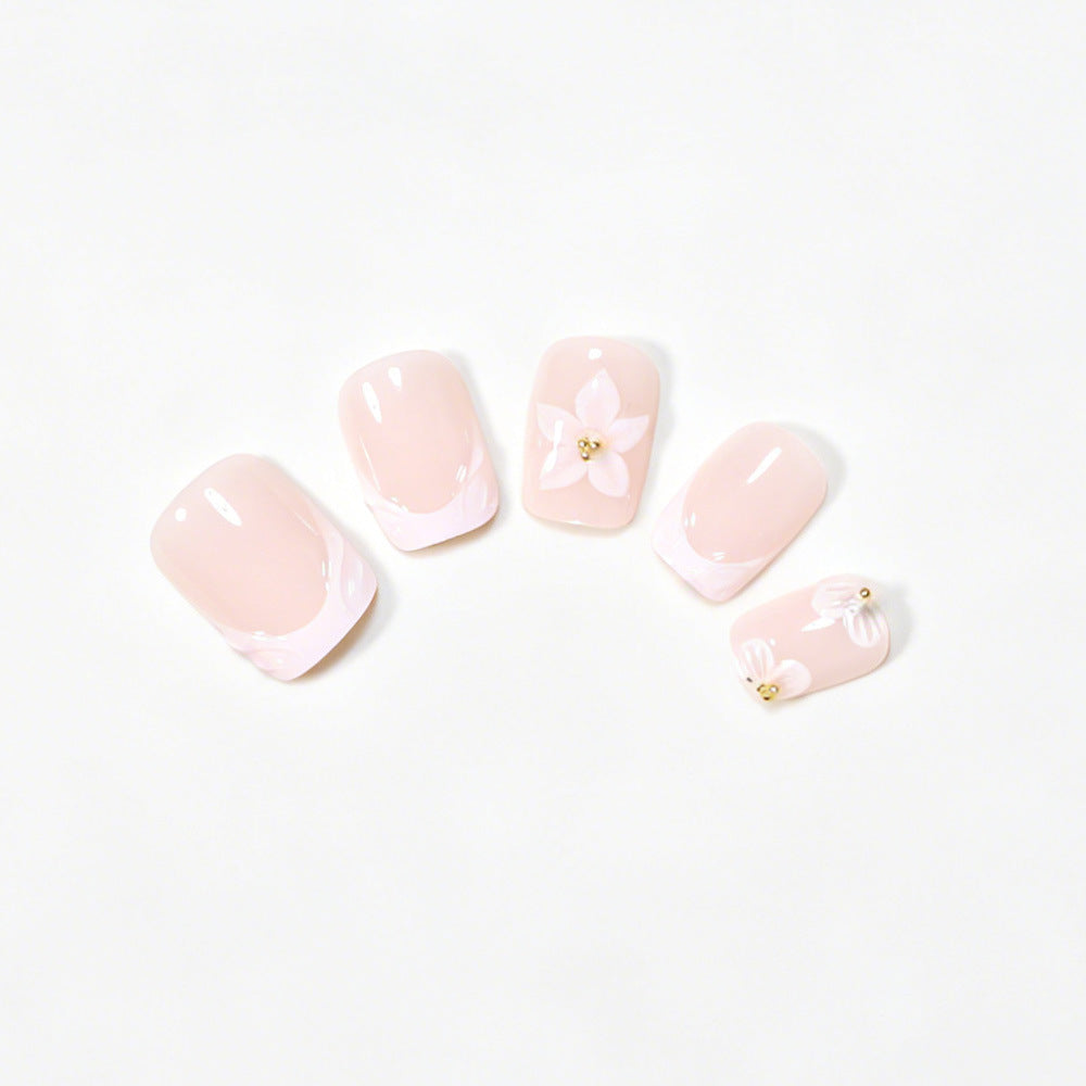 Elegante Blumennagelverlängerungen Karnz