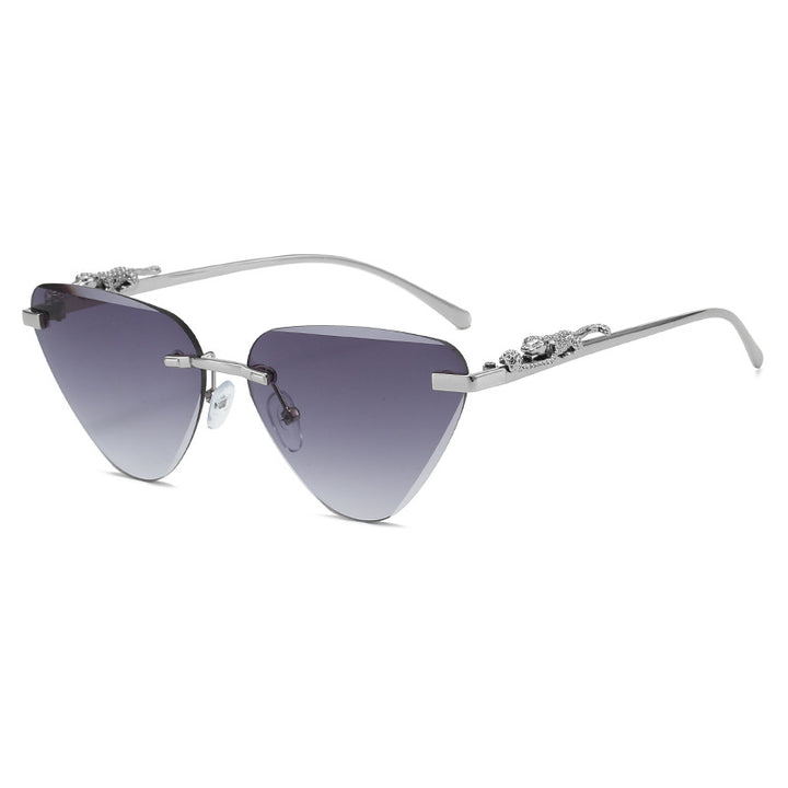 Damen Designer-Sonnenbrille mit kreativem, dreieckigem Rahmen und elegante goldene Akzente Karnz