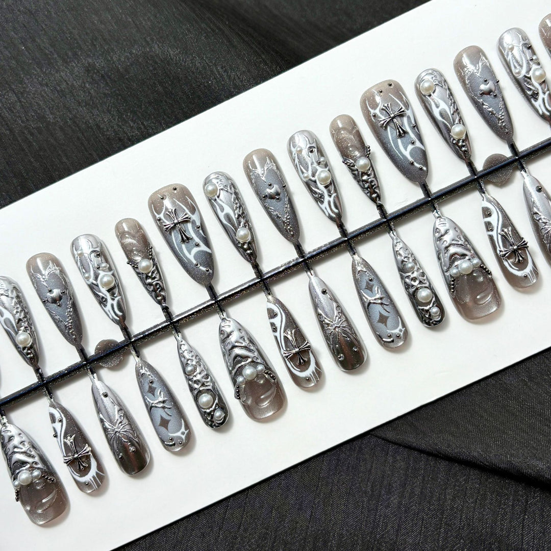 Gothic-inspirierte Press-On Nagelset