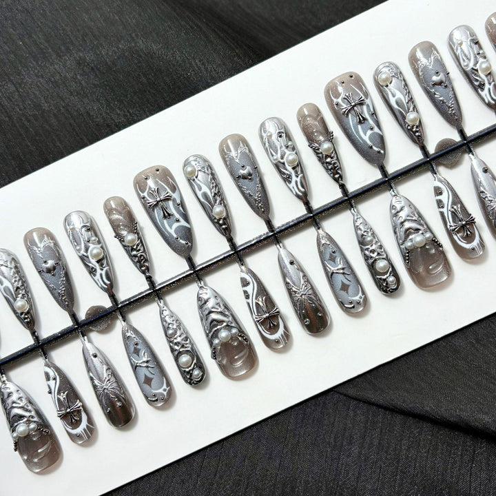 Gothic-inspirierte Press-On Nagelset