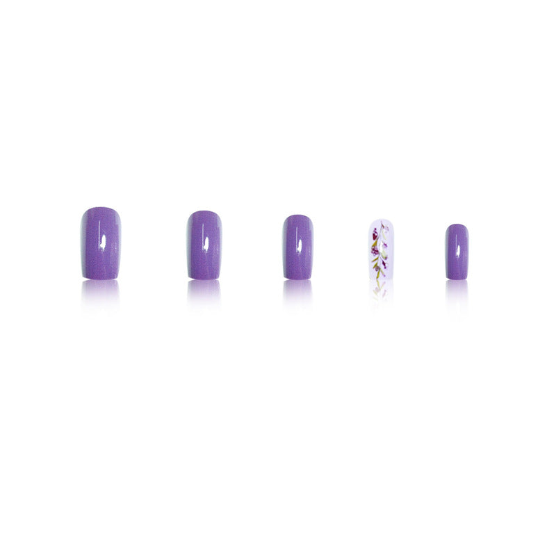 Elegante Blumenmuster Nagelwickel Karnz