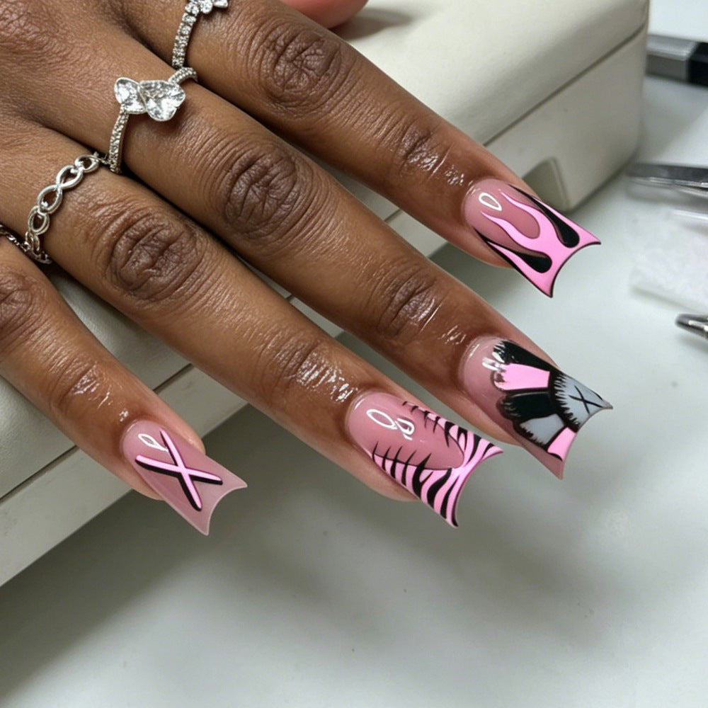 Künstlerische lange Nageldesign-Spitzen mit einzigartigen Mustern Karnz