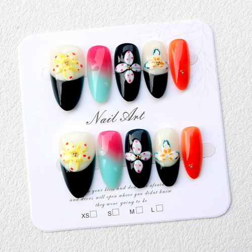 Handgemaltes florales Kunst Press-On Nagelset