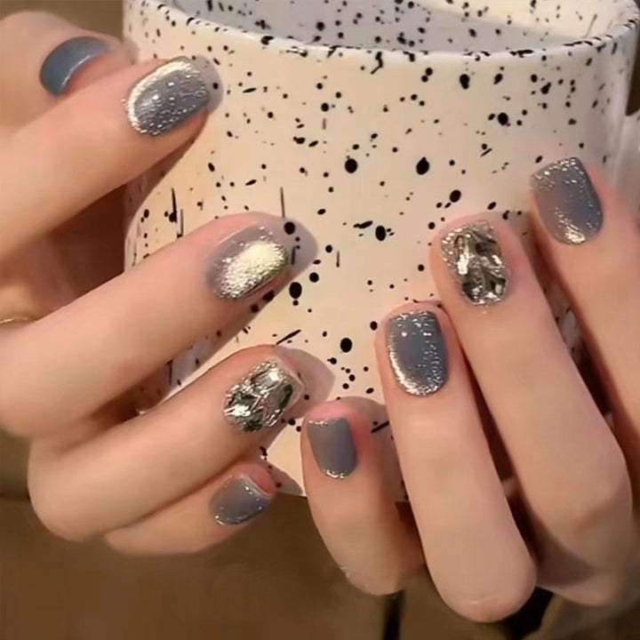 Dekoratives Press-On Nagelkunst-Set Karnz