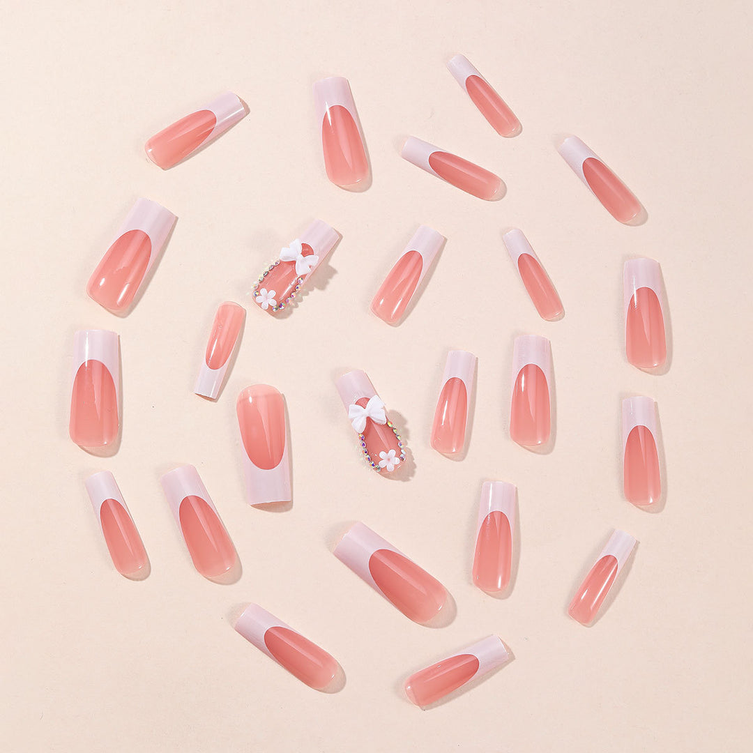 Elegante 3D-Blumenakzent-Nagelkunstverlängerungen Karnz