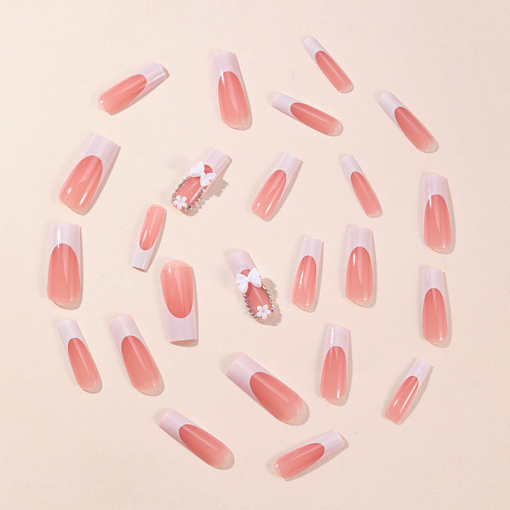 Elegante 3D-Blumenakzent-Nagelkunstverlängerungen Karnz