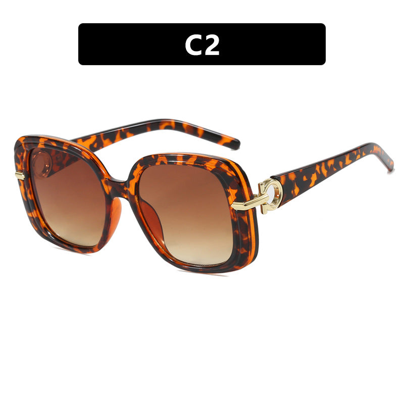 Damen quadratische Sonnenbrille mit luxuriösem Metallakzent Karnz