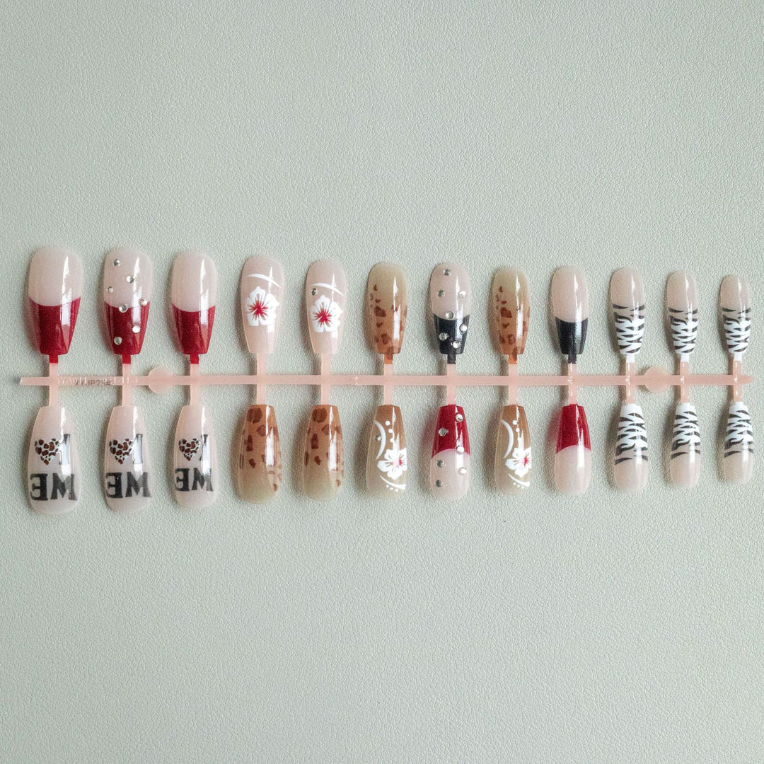 Künstlerisches kunstvolles Nageldesign-Set