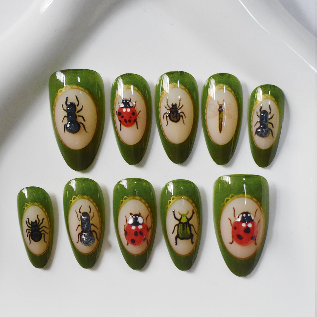 Künstlerisches Nageldesign Karnz