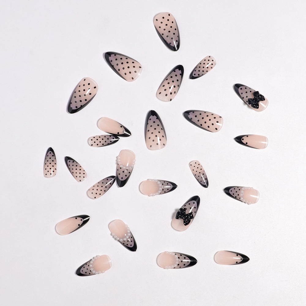 Elegante Polka Dot Drucknägel mit Schleifenakzenten Karnz