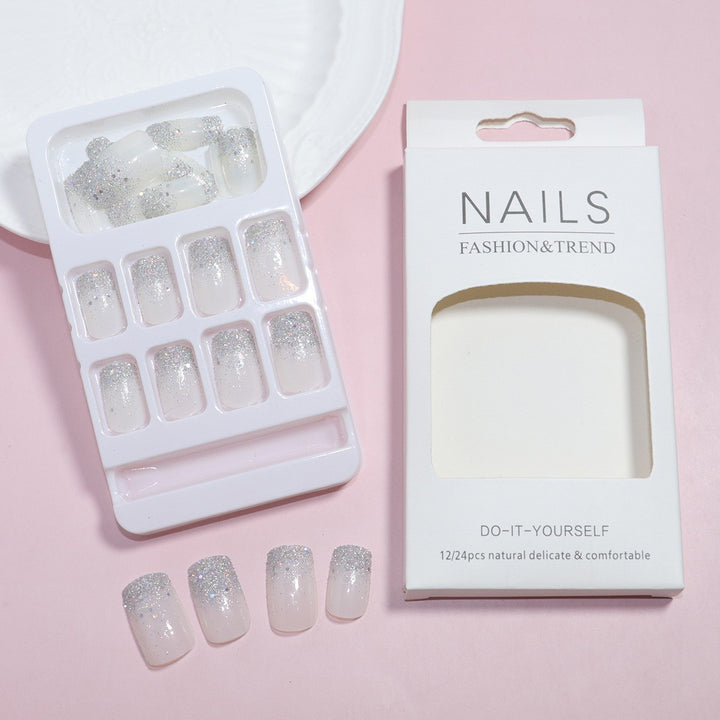 Glitzernde Nagelkunst Karnz