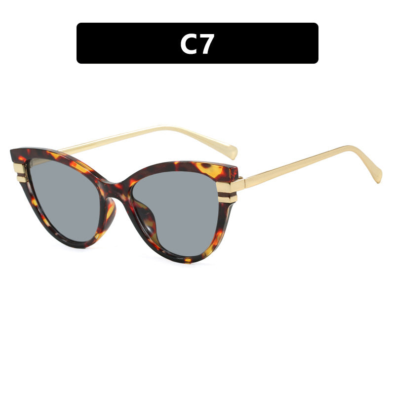 Damen Cat-Eye Sonnenbrille mit elegantem Kunststoffrahmen und goldenen Akzenten Karnz