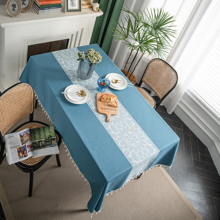 Verschnörkelte dekorative Tischdecke