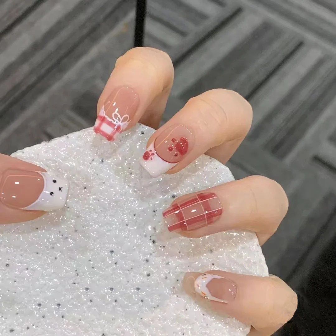Niedliches, von Charakteren inspiriertes Press-On-Nagelset Karnz