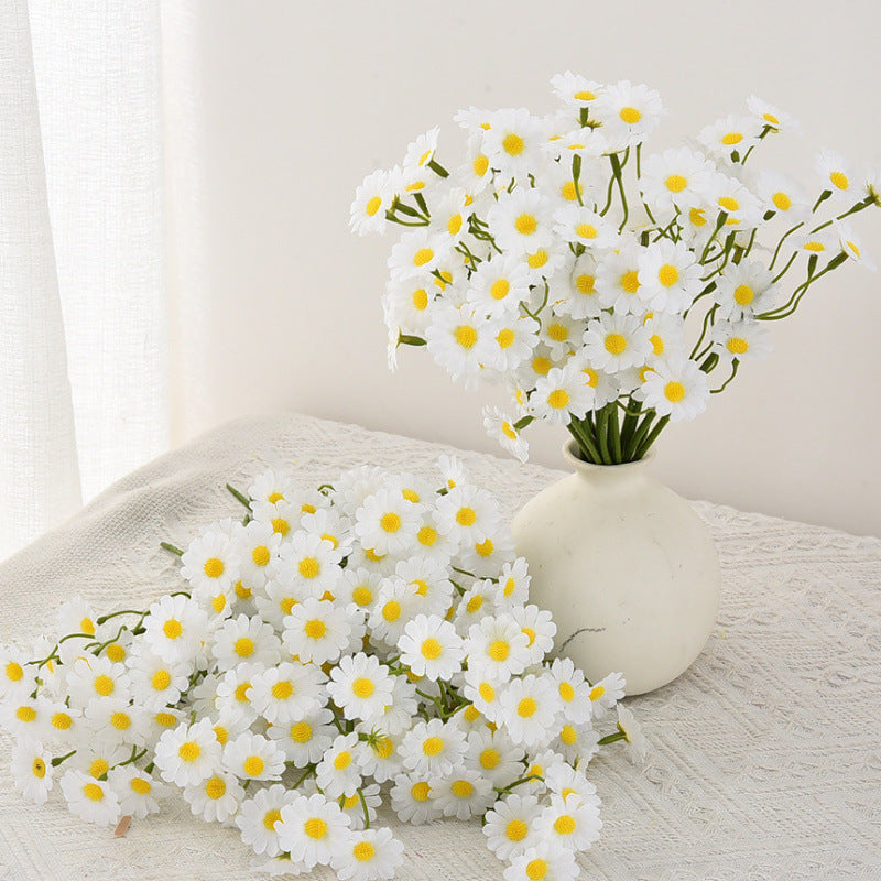 Lebensnahe Gänseblümchen Blumenstrauß