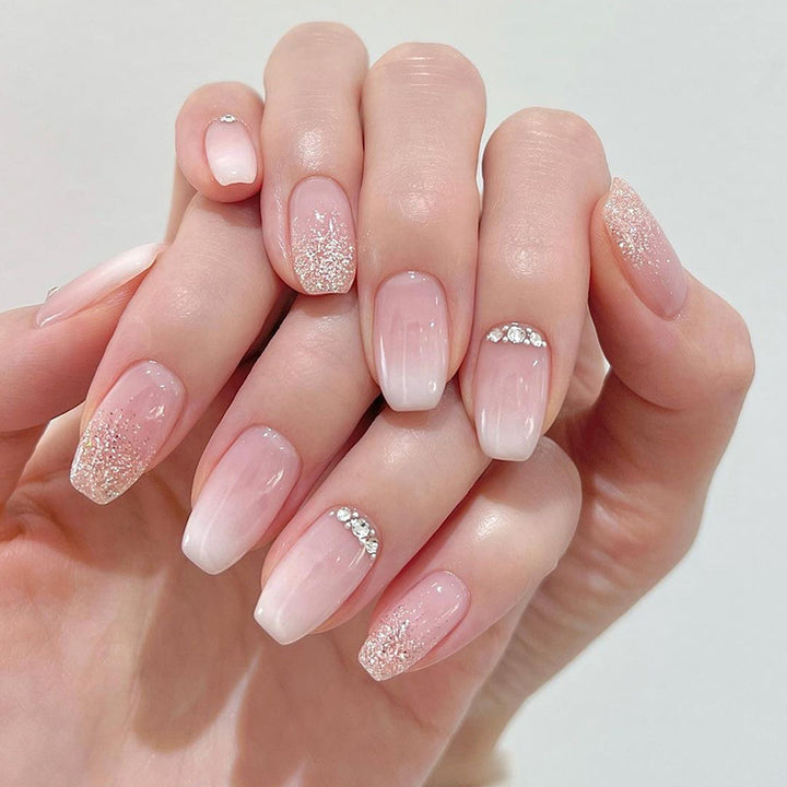 Elegante Glitzer Ombre Acryl Nagelverlängerungen Karnz