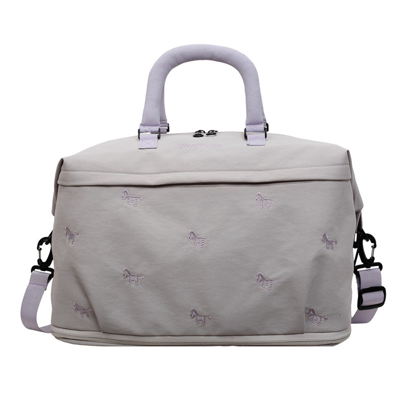 Stylische gestickte Reisetasche