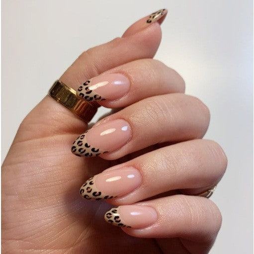 Stylisches Press-On Nail Set Karnz