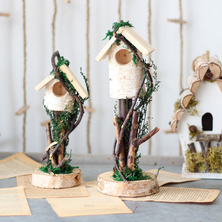 Dekoratives Vogelhaus aus Holz Karnz