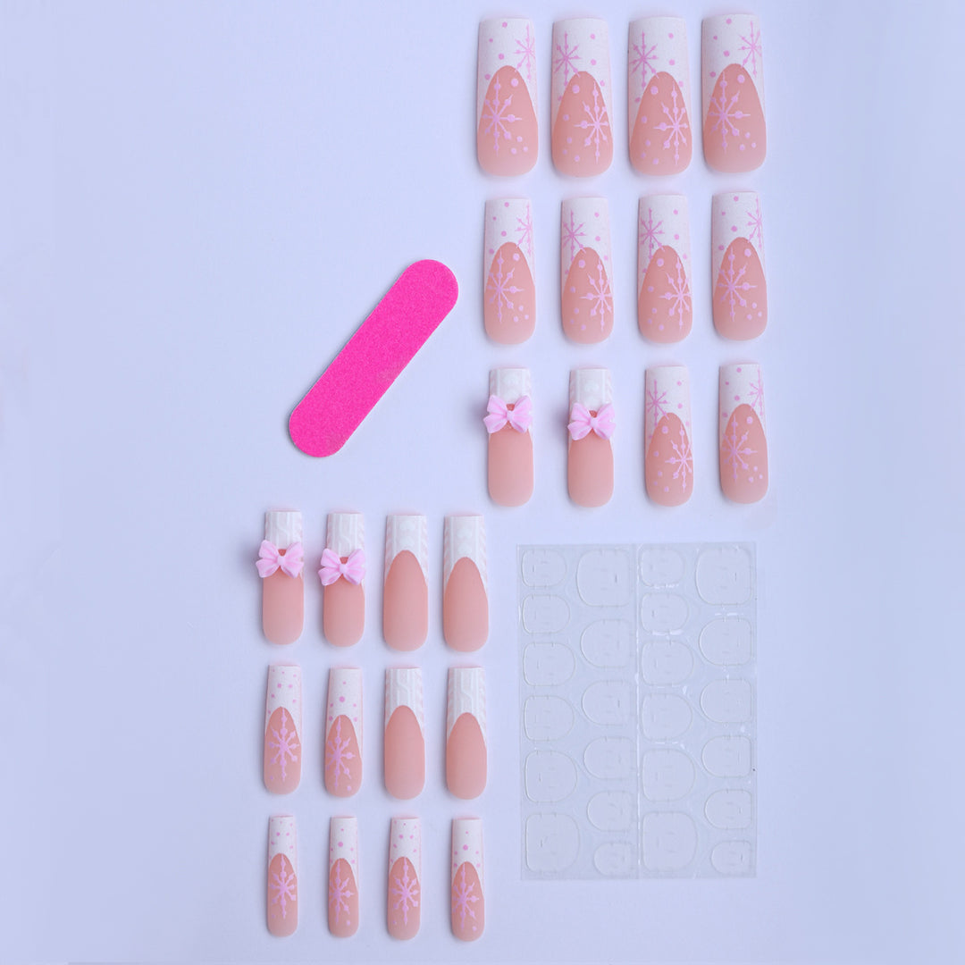 Künstliche Nagelspitzen mit Verspielten Schleifen und Schneeflocken Design Karnz