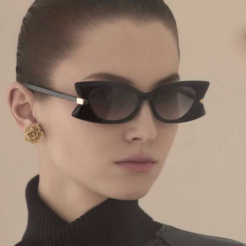 Damen Cat-Eye Sonnenbrille mit stilvollem Einsatz aus Metall und UV-Schutz Karnz