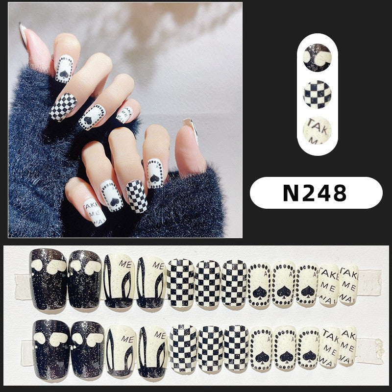 Verspieltes Grafik Press-On Nagelset