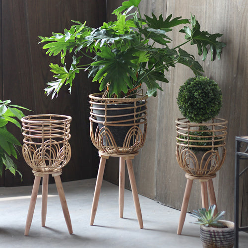 Stilvoller Pflanzenständer aus Rattan und Holz Karnz