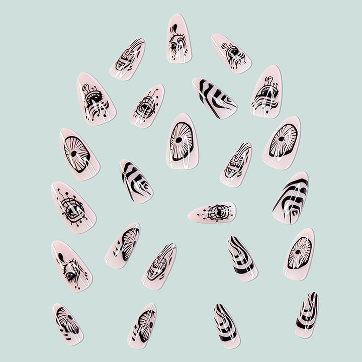 Kunstvolle Nagelstylings Karnz