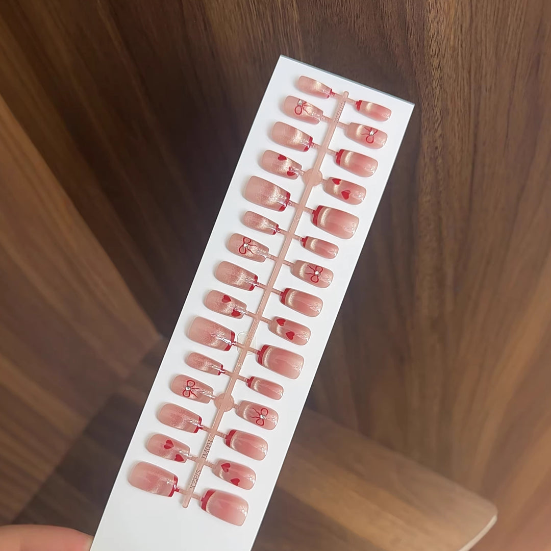Dekorative Press-On Nagelspitzen Karnz