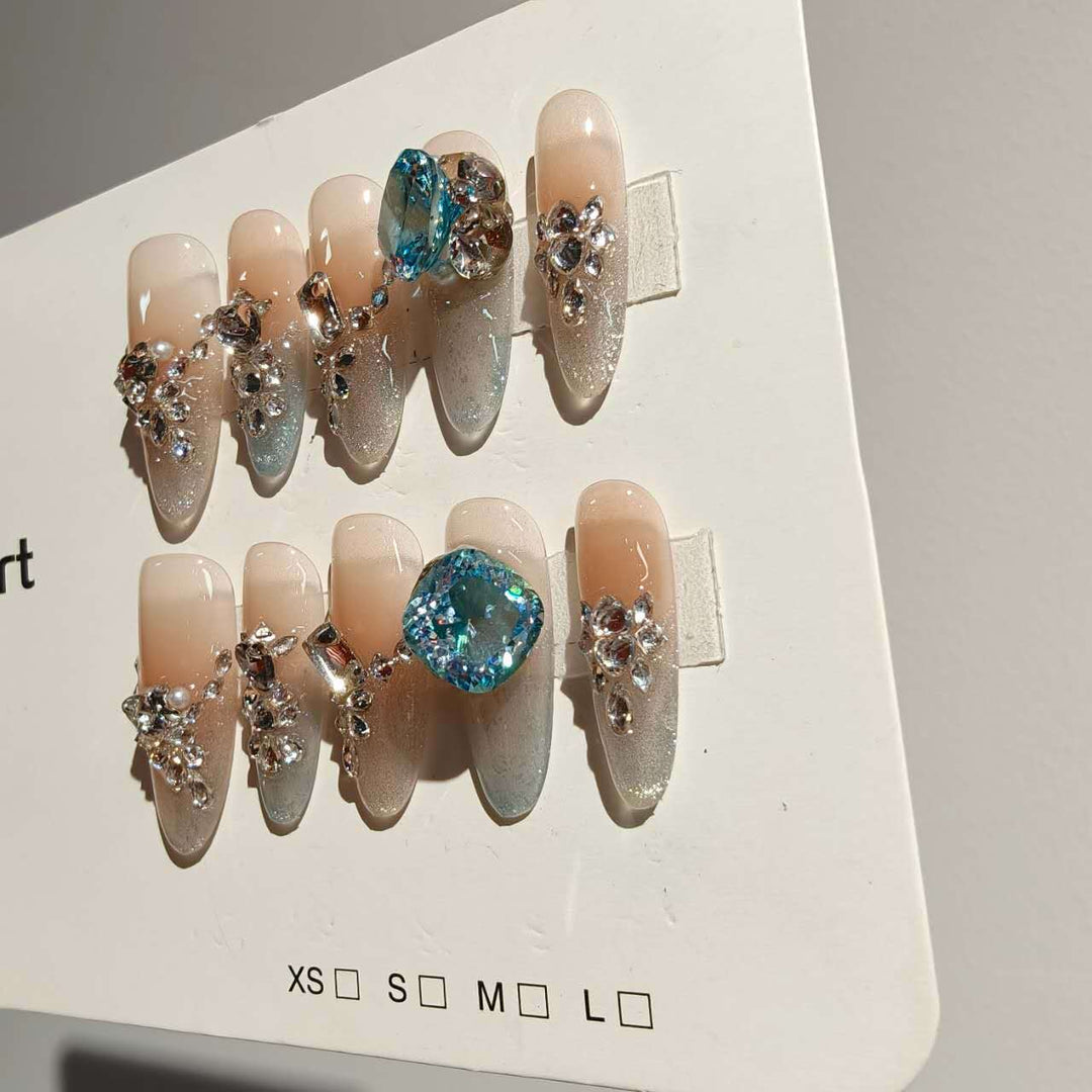 Glitzerndes, mit Kristallen verziertes Press-On Nagel-Set