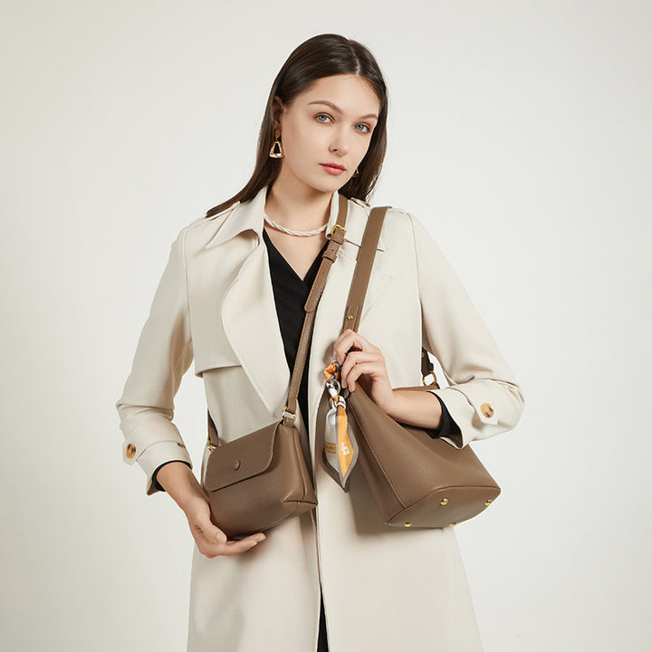 Texturierte Leder-Eimer-Tasche Karnz