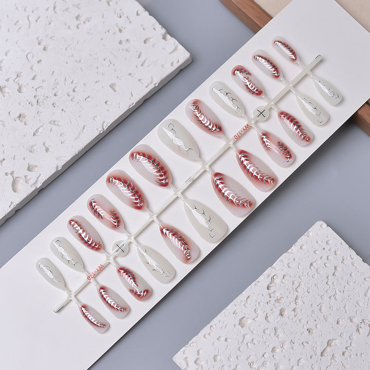 Elegante dekorative Press-On Nail Set Karnz