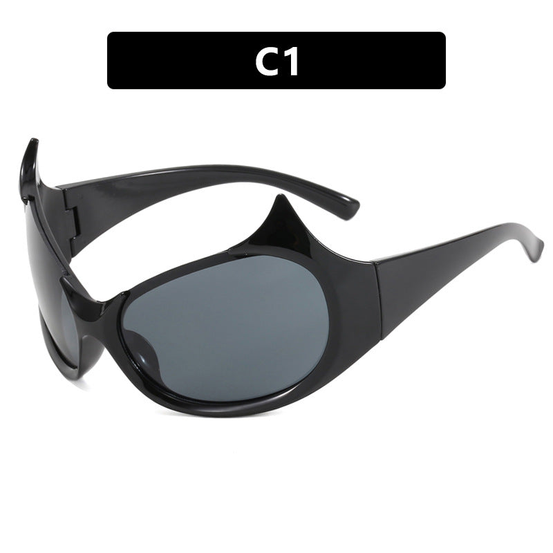 Damen futuristische Sonnenbrille mit stylischem Design und schützendem UV-Filter Karnz