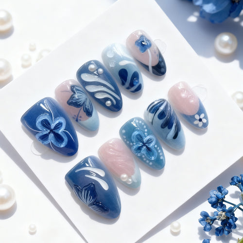 Künstlerisches Blumen Press-On Nageltips Set Karnz